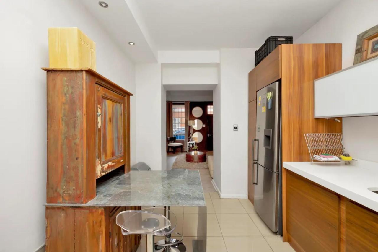 Charming Townhouse In De Waterkant
